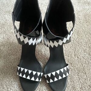 Taylor Says “Rio”